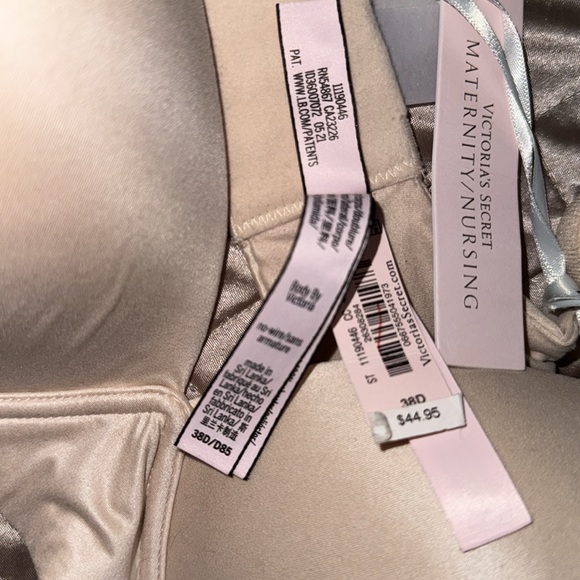 Victoria's Secret
BODY BY VICTORIA
Wireless Nursing Bra - Picture 4 of 4